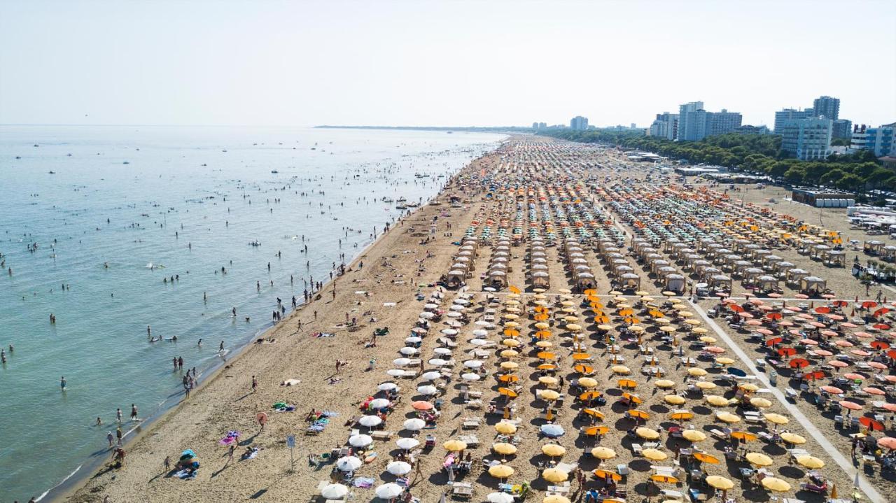 Appartamenti Dal Moro Lignano Sabbiadoro Exterior foto